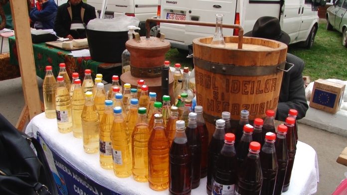 festivalul-papricasului-si-vinului-editia-a-viii-a-8-9-octombrie-2016-still039