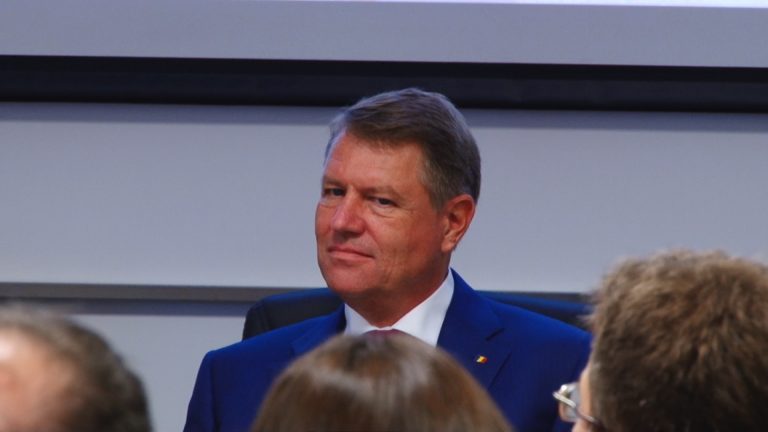 „Domnule Preşedinte, să ştiţi că noi, cetăţenii români creştini, nu suntem tăntălăi”! Vezi cine declară asta