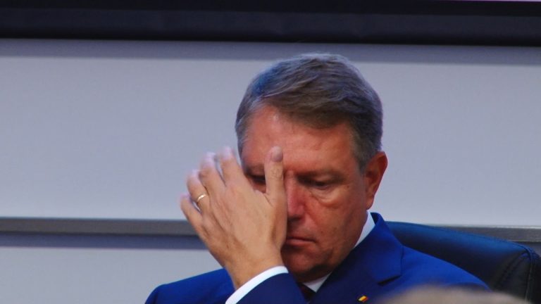 Un timișorean celebru îl face praf pe Iohannis: ,,Să pui țara preș la picioarele lui Liviulică…”