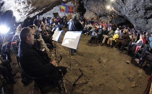 La Peștera Românești va avea loc tradiționalul concert anual