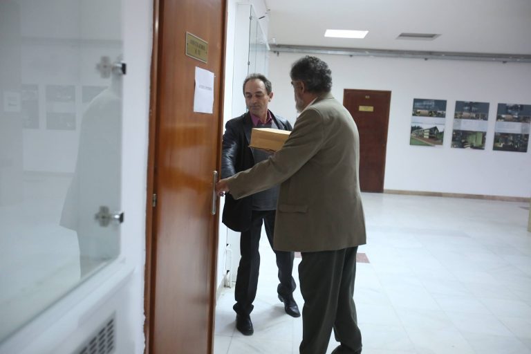 Un profesor din Timiş vrea să fie director la 6 şcoli