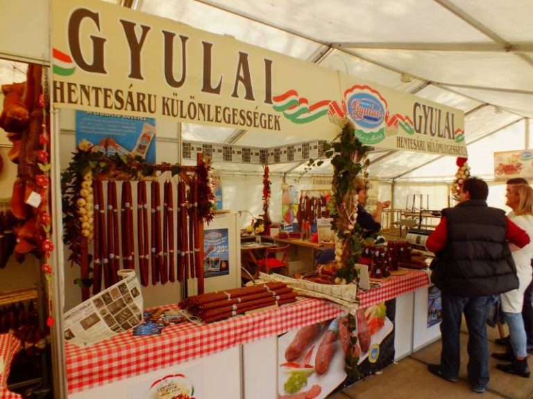 O nouă atracţie pentru timişeni: Festivalul Cârnaţilor de la Békéscsaba