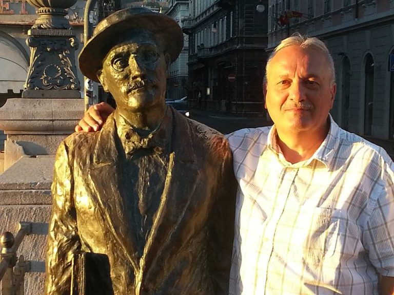 “Nu cred să fi existat în întreaga istorie a literaturii o carte cu un destin atât de contorsionat”. Interviu cu scriitorul Mircea Mihăieș