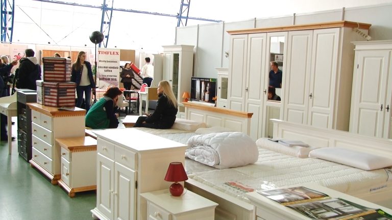 Cele mai noi tendințe în materie de mobilă stau la dispoziția timișorenilor. Expo Mobila și-a deschis porțile-VIDEO
