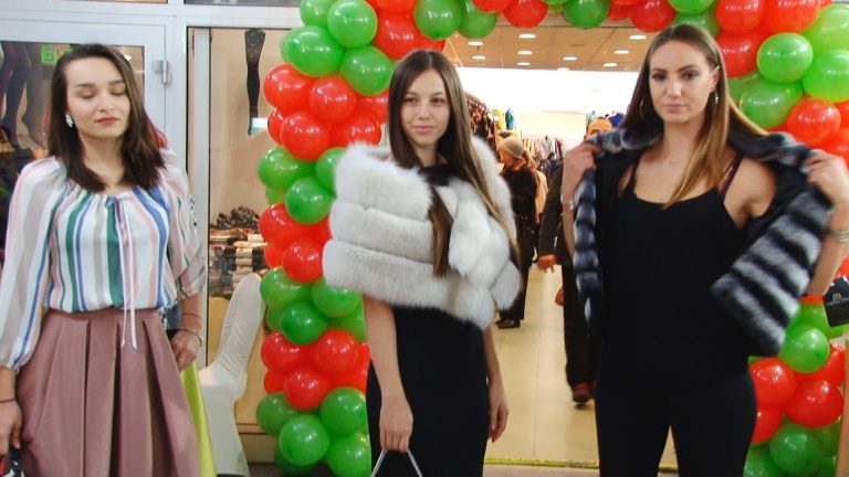 Hainele din blană naturală și gențile din piele, must have-ul anului! De unde le poți achiziționa și la ce prețuri? VIDEO