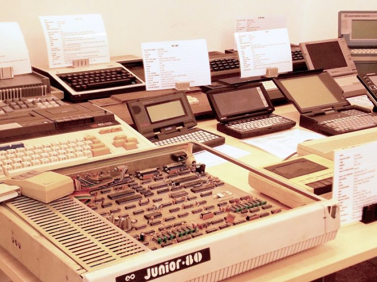Pasionat de IT? Unde poți descoperi cum au evoluat calculatoarele, în ultimii 40 de ani!