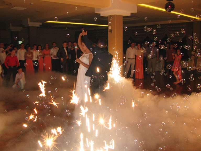 Orașul din Banat în care nunțile și petrecerile vor fi interzise după miezul nopții