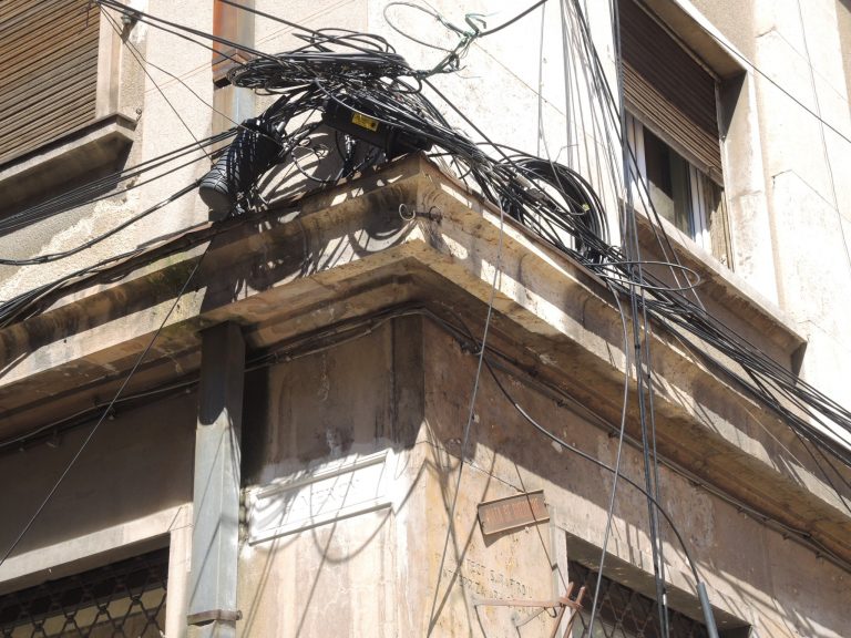 Timişoara, capitala cablurilor! Autorităţile dau ultimatum firmelor de teleomunicaţii