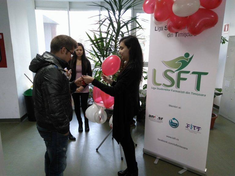 Campania AntiSida, demarată de Liga Studenților Farmaciști din Timișoara-VIDEO