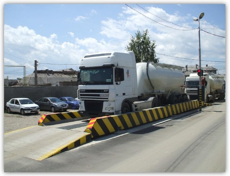 Până lărgesc drumul spre autostradă, pun frână marilor transportatori