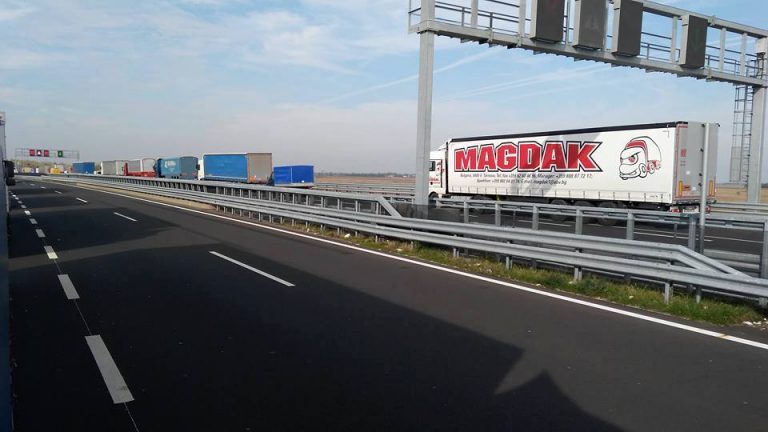 Ziua morţilor din Ungaria a provocat haos la vamă pe autostradă