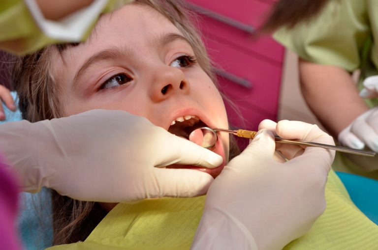 Proiect unic în România. Sănătatea orală a copiilor, evaluată de Facultatea de Medicină Dentară din Timișoara