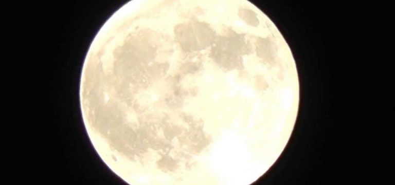 În noaptea aceasta uitaţi-vă pe cer! Aşa ceva nu s-a mai văzut de 70 de ani!