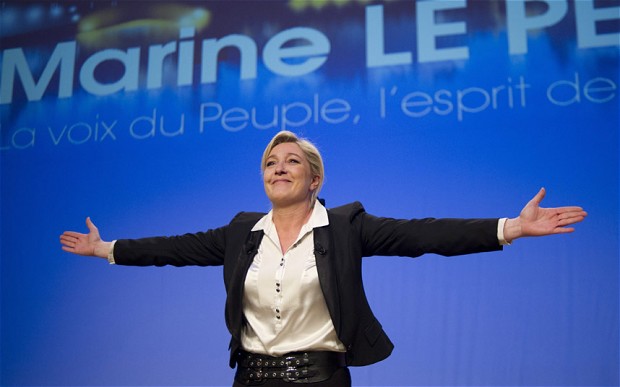 Şoc în Franţa! Sondajele de opinie o dau favorită la prezidenţiale pe extremista Marine Le Pen