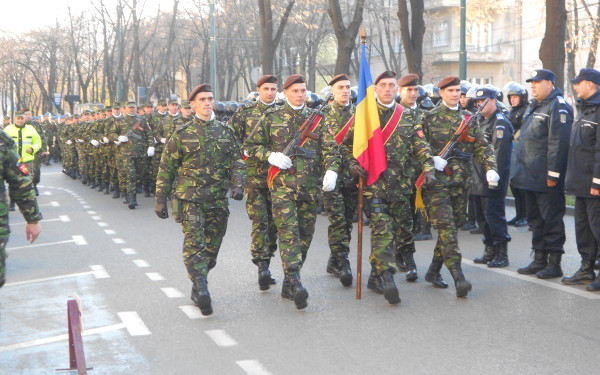 Repetiţiile pentru paradă dau traficul peste cap la Timişoara