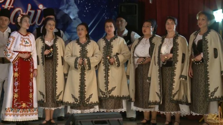 Festivalul de datini, colinde și obiceiuri de iarnă- Dumbrăvița 2016-VIDEO