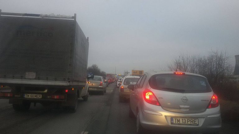 Trafic îngreunat pe autostrada A1: lucrările şi ploile torenţiale, coșmarul șoferilor!