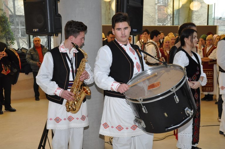 Centrul Timișoarei a vuit de dubele colindătorilor