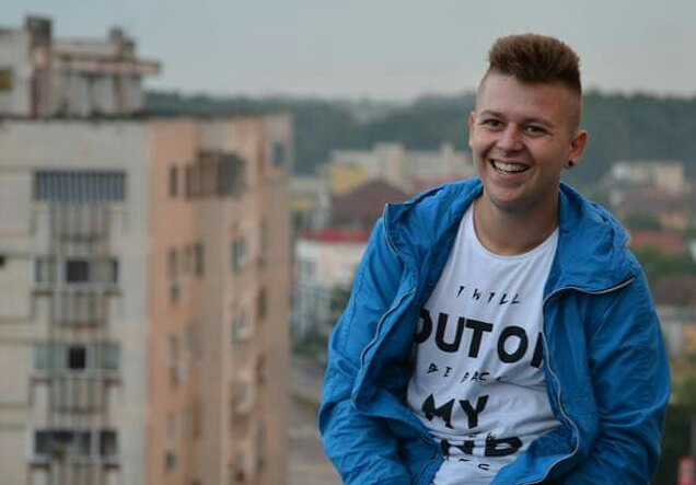 Prietenii lui Alexandru Paul, tânărul care s-a aruncat de la etaj, își iau rămas bun de la el, pe pagina sa de facebook