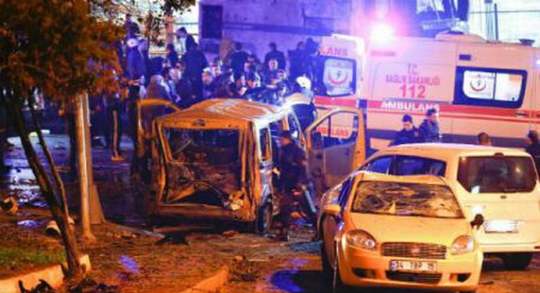 Doliu național în Turcia după dublul atentat din Istanbul soldat cu 38 de morți