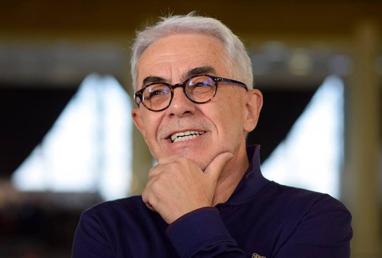 „Literatura s-a transformat în produs cultural, de masă, și funcționează după normele pieții”. Interviu cu scriitorul Radu Bata