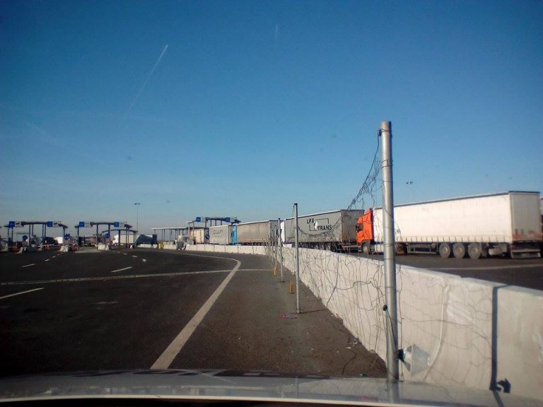 Șoferii trebuie să se înarmeze cu răbdare! Ce îi așteaptă la granițele cu Ungaria?