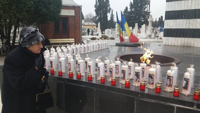 Timişorenii, mai puţini ca în alţi ani, şi-au cinstit eroii