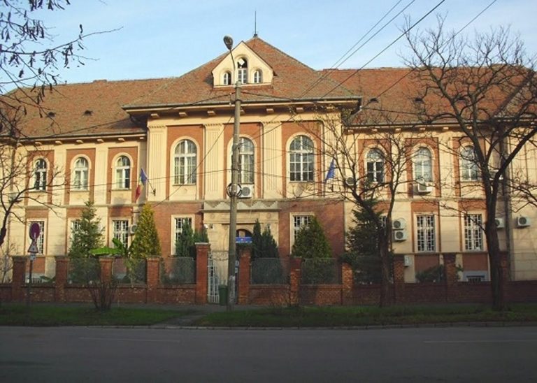 Doar 144 de directori de școli au trecut examenul pentru ocuparea postului în Timiș