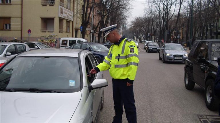 Beat la volan, cu un autoturism neînmatriculat, a „parcat” în… arestul Poliţiei