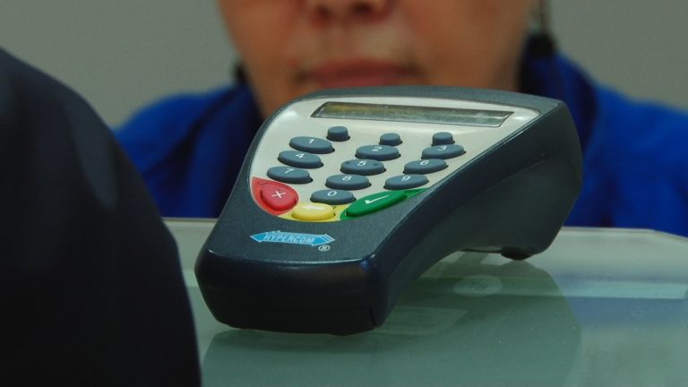 Românii vor plăti, curând, un nou impozit