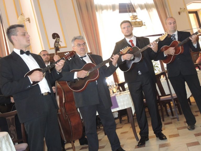 În „paradisul etnic” bănăţean, Anul Nou vine de mai multe ori