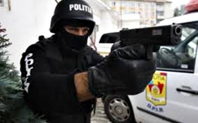 Poliţistul de la Crimă Organizată care a ameninţat un jurnalist cu pistolul, mutat pe funcţia de şef la Secţia 3 Poliţie Timişoara