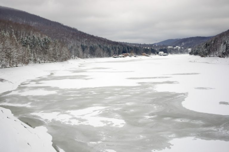 ALARMĂ! Pericol accentuat pe apele din Banat din cauza dezghețului