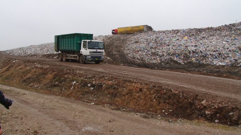 Retim derulează campanii de colectare a deșeurilor periculoase și voluminoase