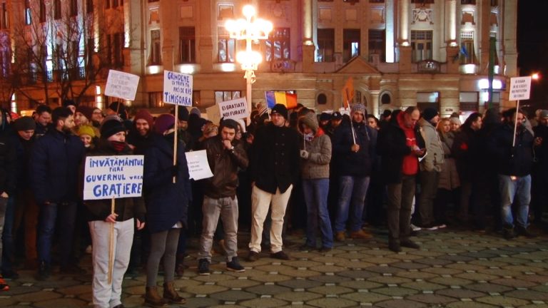 Timișorenii au ieșit în stradă după adoptarea Ordonanțelor de către Guvern-VIDEO