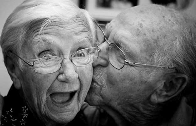 Dragoste la vârsta a treia! De Dragobete, la Timişoara, dansul inimioarelor şi carnaval pentru pensionari