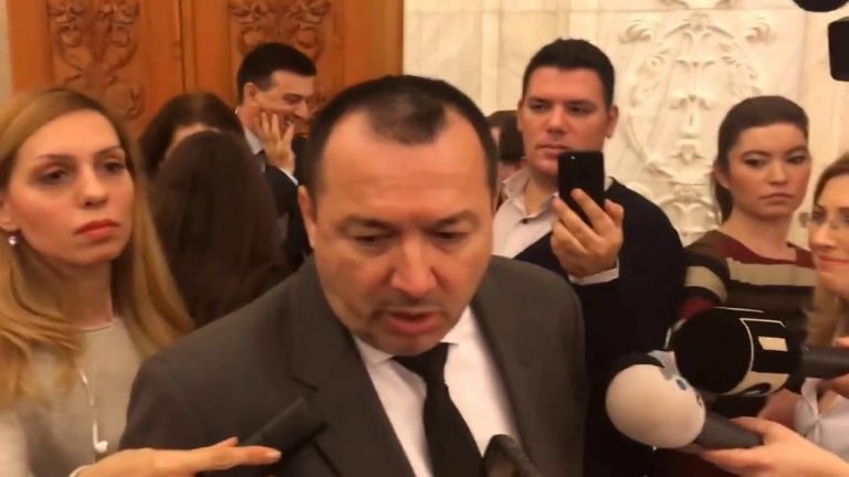 Revoluționarii se dezic de parlamentarul PSD care a tras cu arma, la Timișoara, la Revoluție
