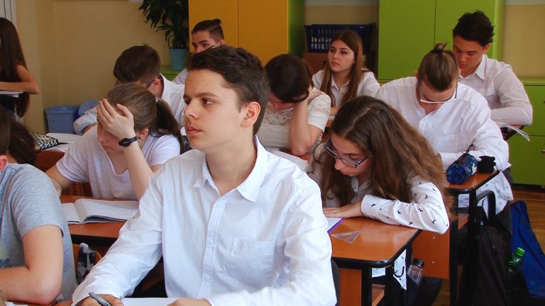 Trei școli dintr-un mare oraș din vestul țării, rezultate impresionante la evaluarea națională!