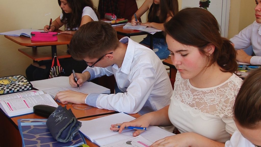 Elevii timișeni simulează examenele naționale.Still013