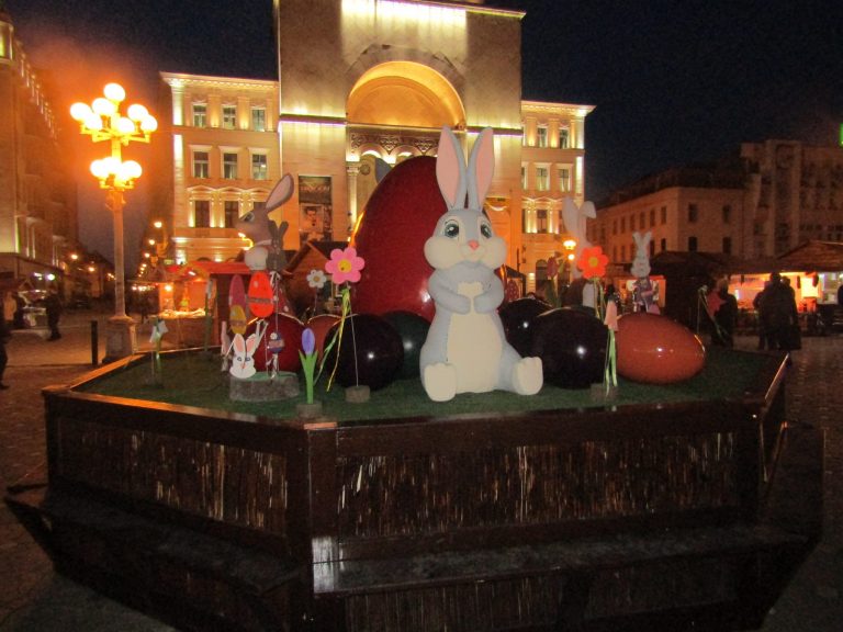 Târgul de Paşte a început cu zgribuleli