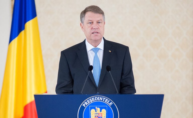 Klaus Iohannis a semnat decretele pentru demisiile miniștrilor, precum și pentru interimari