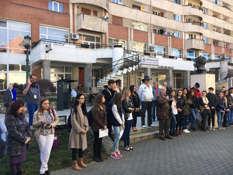 Și poeții ies în stradă! S-a întâmplat într-un oraș din Banat…