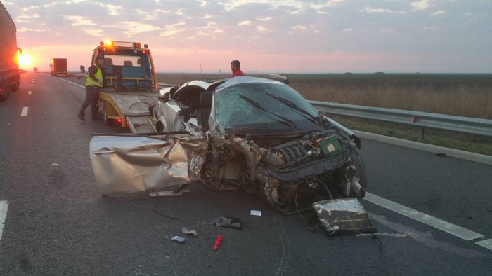 Grav accident pe autostrada Nădlac Arad, provocat de un poliţist de frontieră „turmentat”!