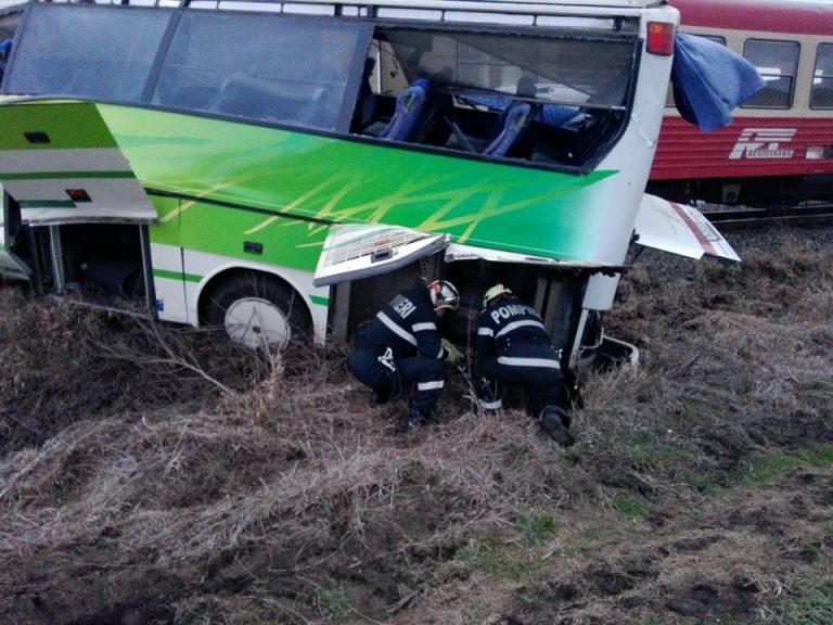News Alert! Accident cu un autocar pe DN 7! Drumul este parțial blocat