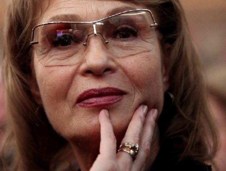 Copleșită de datorii, o artistă de legendă, iubită şi de bănăţeni, a părăsit definitiv România!