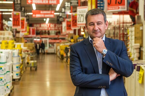 Se îngroaşă gluma! Un nou retailer renunţă la colaborarea cu Schweighofer