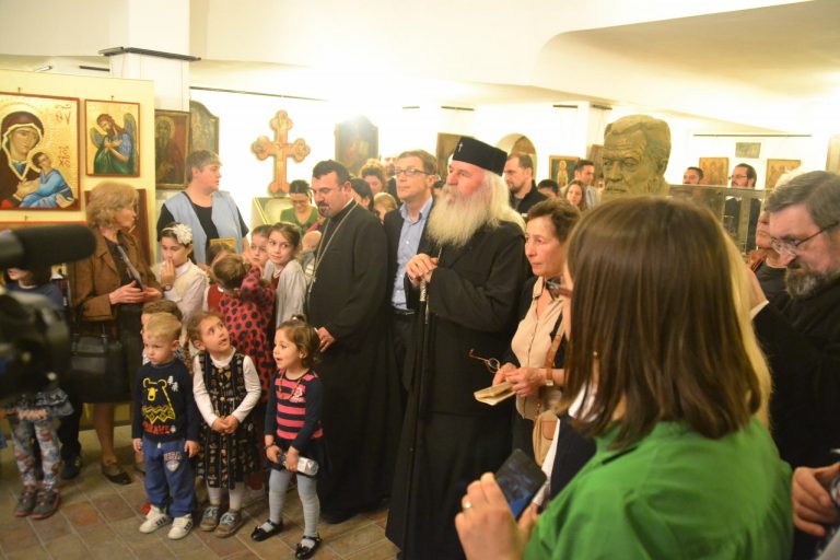 Mitropolitul Ioan crede că, pentru o clipă, toți trăim ca în țara icoanelor