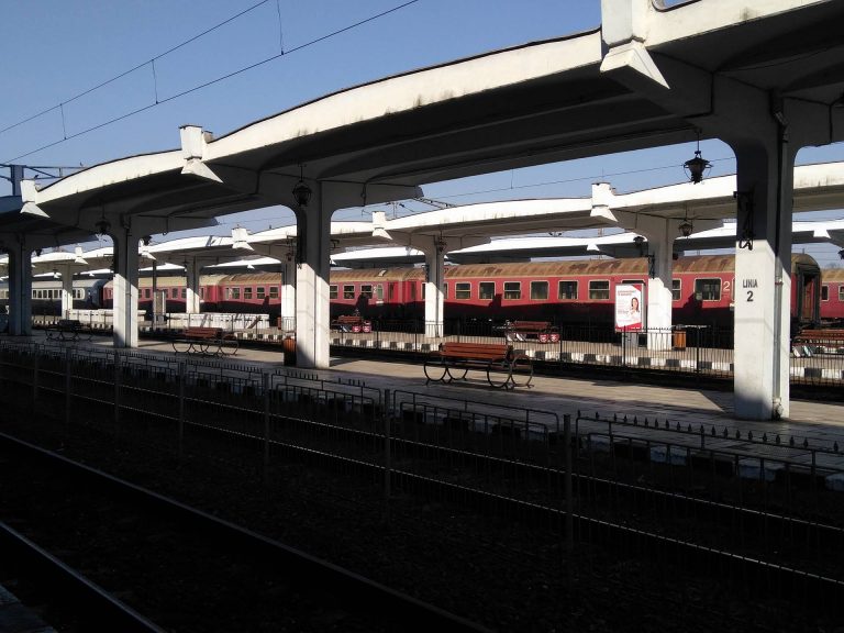 Greva CFR dă peste cap circulația trenurilor. 19 garnituri anulate inclusiv la Timișoara VIDEO
