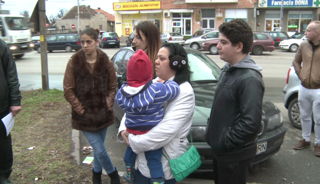 Mămicile din Arad au protestat  împotriva condiţiilor din unităţile sanitare
