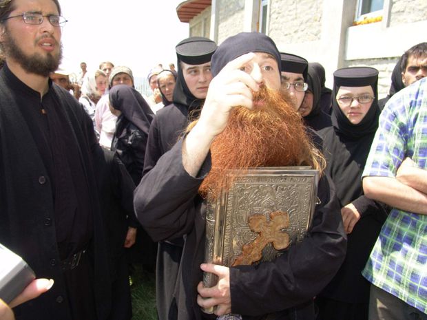 La salariile bugetarilor se umblă cu uite popa, nu e popa?!